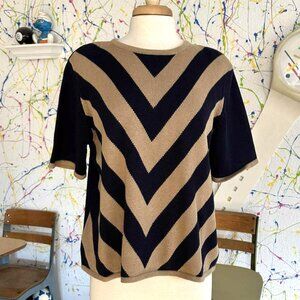 3 for $50💚 Koret Tan and Navy Chevron Pattern Short Sleeve Sweater Size Large
